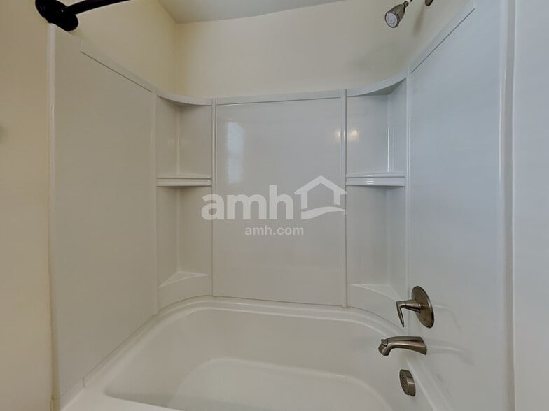 Building Photo - 604 Drema Ct