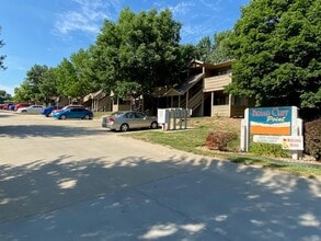 Building Photo - BRIARCLIFF STUDIOS