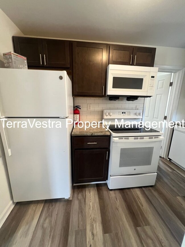 Building Photo - 428 E Mulbery St, Millville, NJ 08332