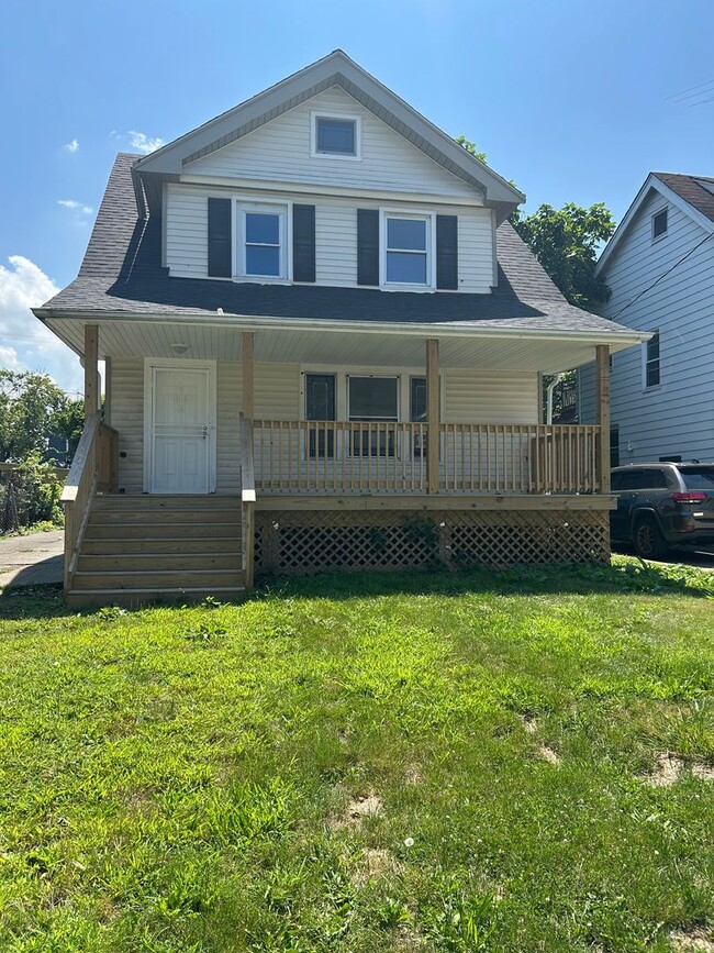 Building Photo - Coming Soon! Section 8 Accepted! Newly Ren...