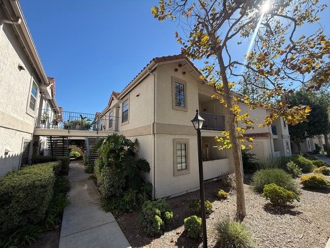 Building Photo - Beautiful 2B/2BA Condo in Rancho Penasquitos!