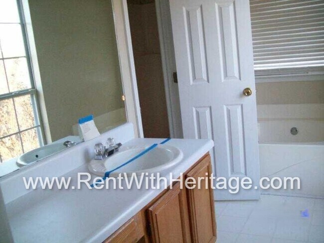 Building Photo - WOW!!....AMAZING HOME 4Bd/3Ba PLUS OFFICE/ UPGRADES GALLORE/ FULL FIN. BSMNT