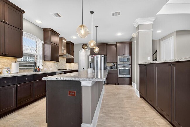 Building Photo - 30148 Southern Sky Dr