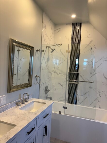 Master Bath - 19308 Valerio St