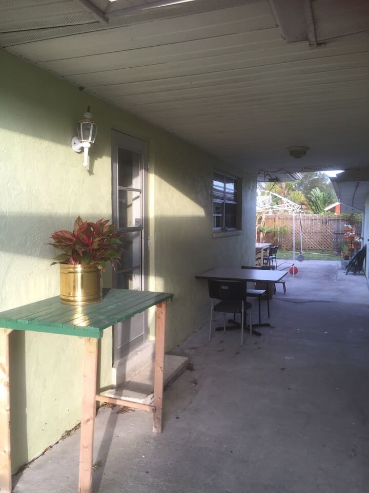 Entrance is covered from weather - 1499 17th St W