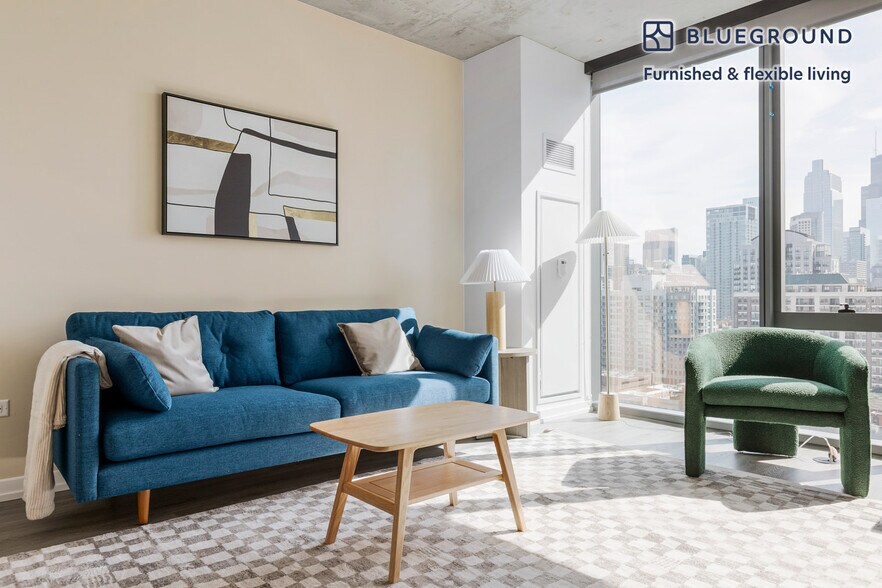 Building Photo - 460 W Chicago Ave