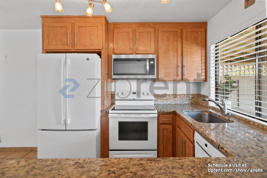 Building Photo - 1231 Juniper Dr