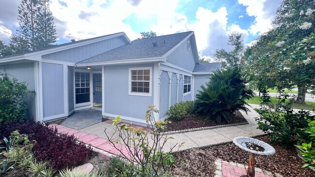 Building Photo - Beautiful 3/2 Home Located In Waterford La...