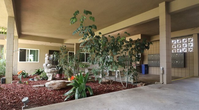 Building Photo - 26019 Oak Street