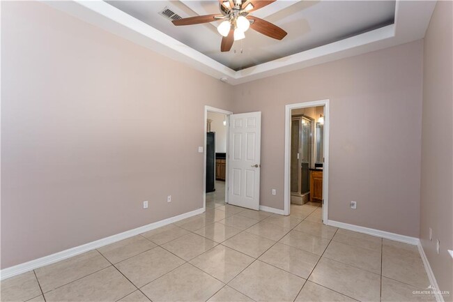 Building Photo - 3036 Regal Dr