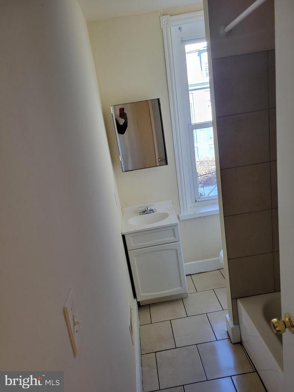 Building Photo - 5003 Tacoma St