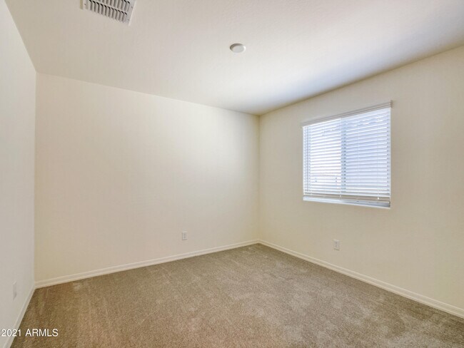 Building Photo - 8847 Fleetwood Ln