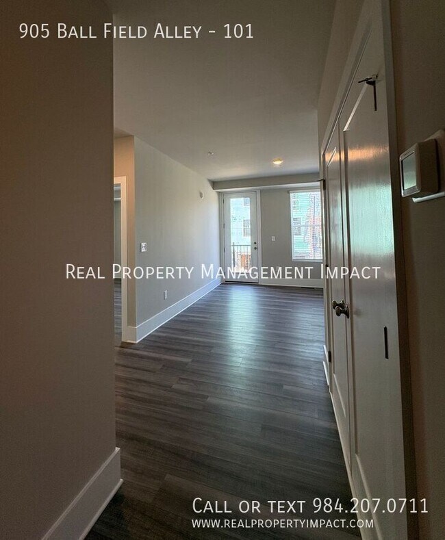 Building Photo - 112 Byrum St