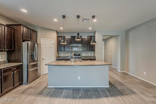Building Photo - 10819 W Bronco Trail