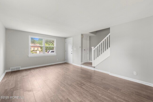 Building Photo - 317 Bath Ave