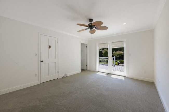 Building Photo - 5 Santa Victoria Ct