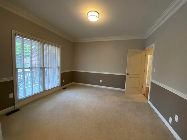 Building Photo - 4224 Evergreen Dr