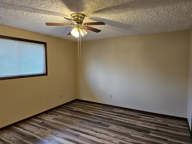 Building Photo - 11019 NW 33rd Ave