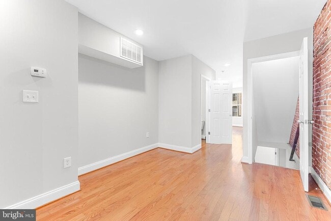 Building Photo - 1819 Light St