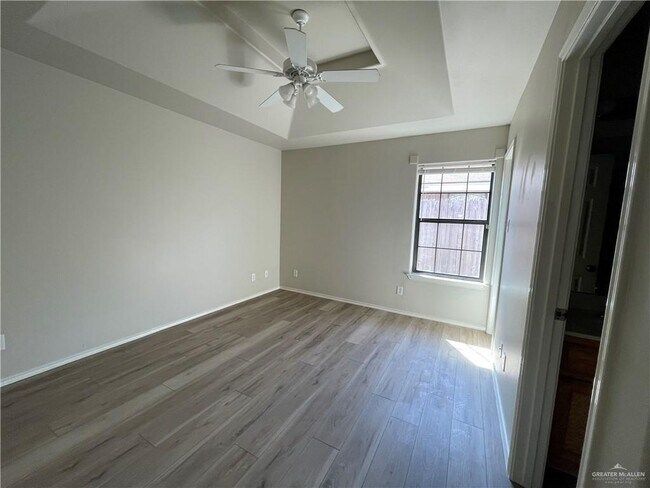 Building Photo - 13 Dora Jeanne Dr