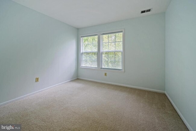 Building Photo - 103 Sequoia Ct