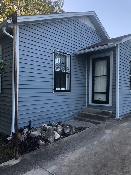 Building Photo - 225 Monticello Ct