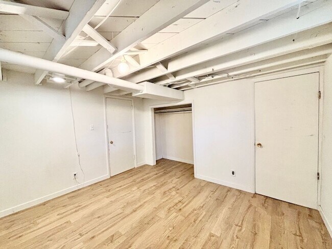 Building Photo - FREE AUGUST RENT!! - Harris Park Brick Ranch