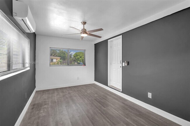 Building Photo - 14600 NW 11th Ct