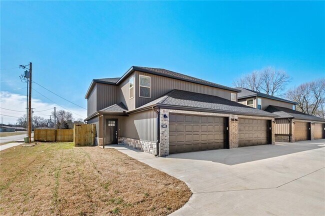 Primary Photo - 501 W Arkansas St