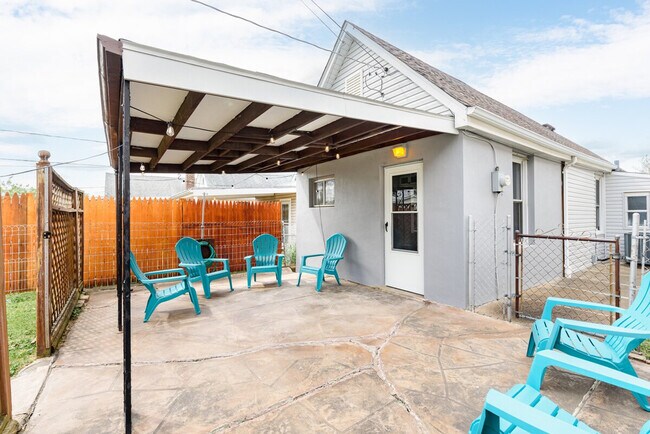 Building Photo - 5336 Northrup Ave