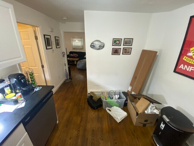 Building Photo - 27 5th St