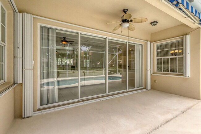Building Photo - 121 Savona Dr