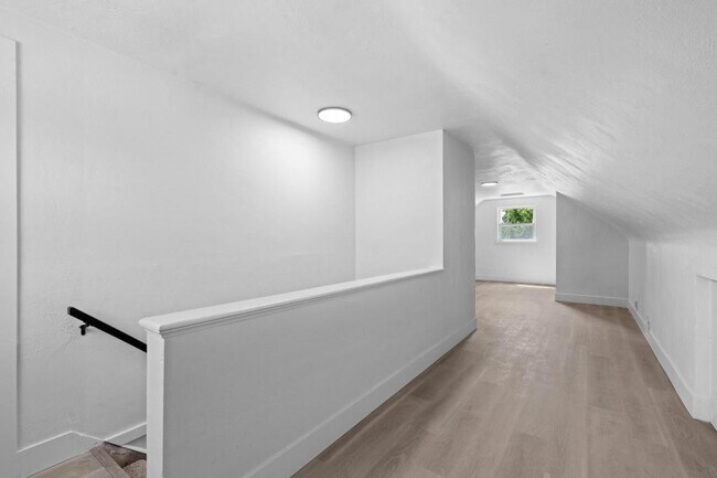 Building Photo - 1210 Arbor Ave