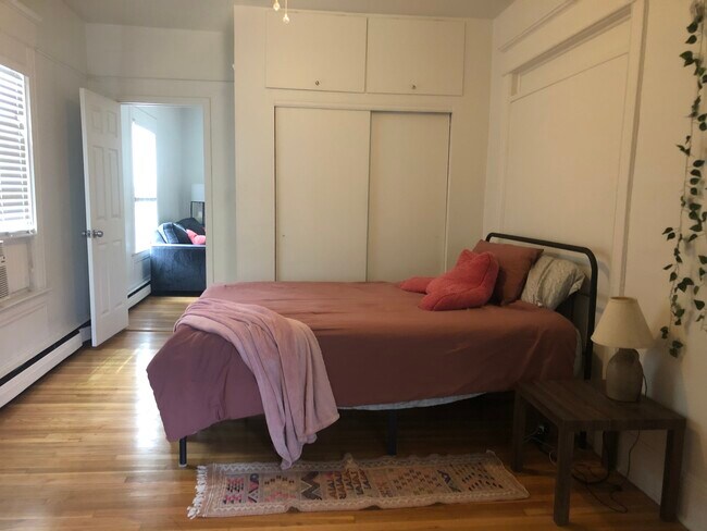 Bedroom - 1304 W Kiowa St