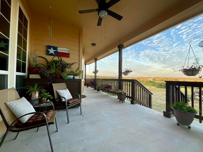 Building Photo - 104 Rolling Waters Ct
