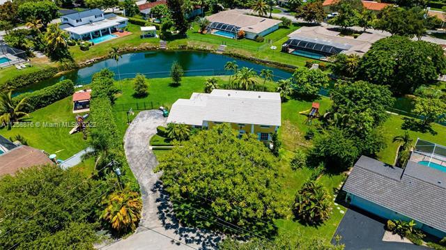 Building Photo - 11401 SW 72nd Plz