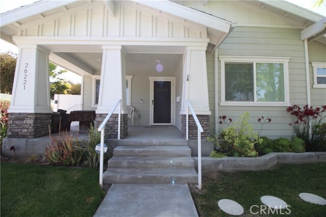 Building Photo - 26221 Oak St