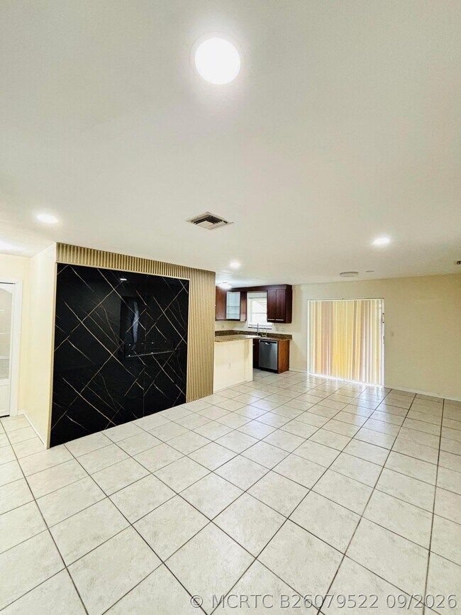 Building Photo - 1411 NW 79th Way