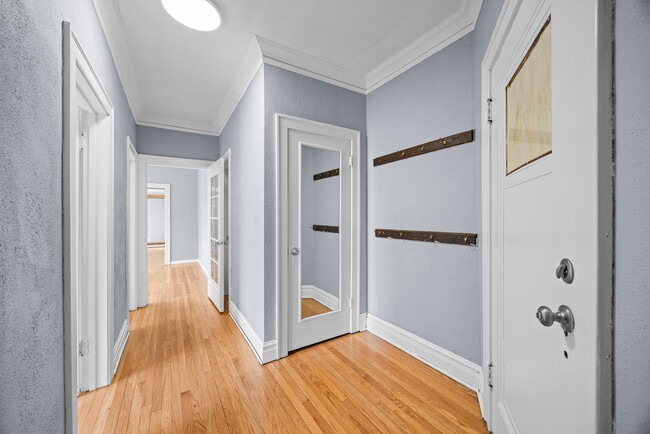 Building Photo - 1406 S 59th Ct