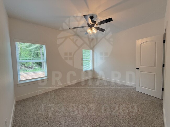 Building Photo - Bella Vista Single-Family Home- 2 Bed/ 2 B...