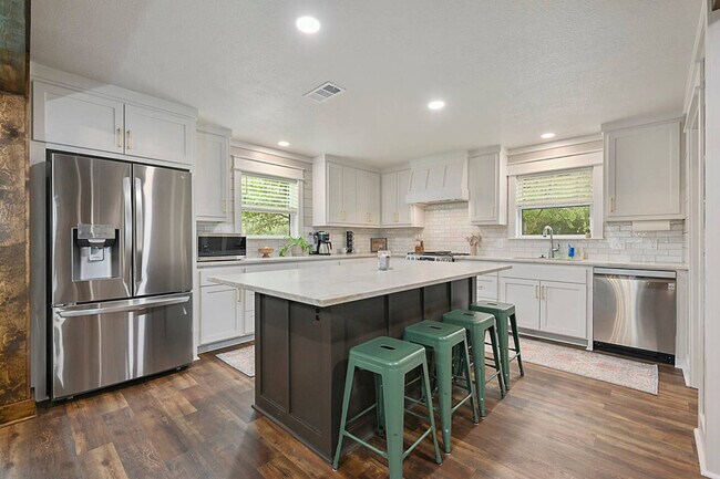 Building Photo - 5472 Andert Rd