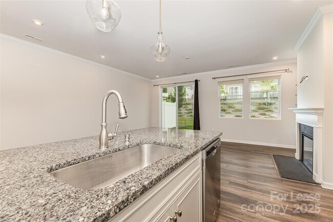 Building Photo - 17112 Carolina Hickory Dr
