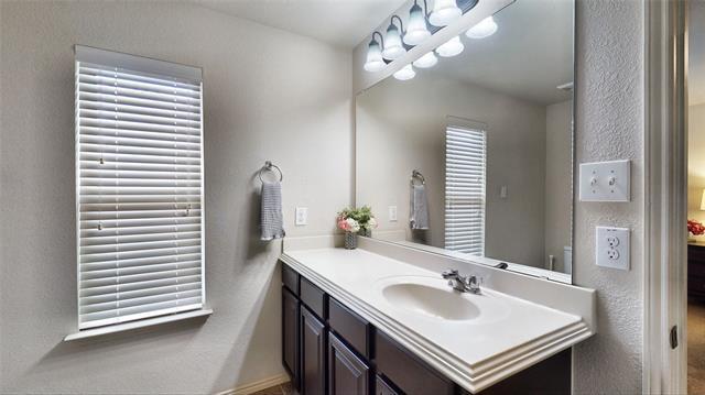 Building Photo - 8657 Star Thistle Dr