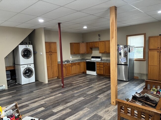 Building Photo - Hinckley Rd