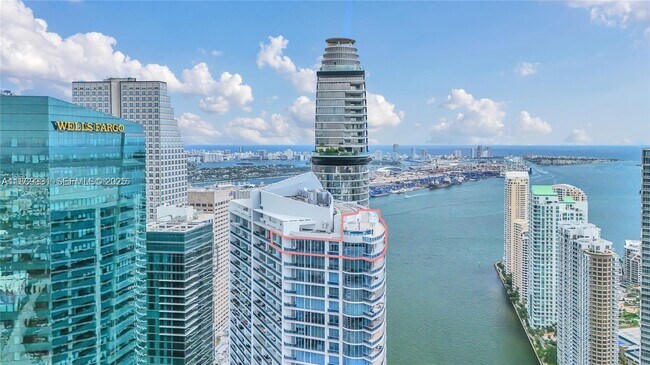 Building Photo - 200 Biscayne Blvd Way