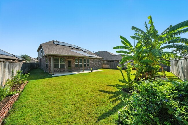 Building Photo - 15011 Old Horseshoe Lake Dr