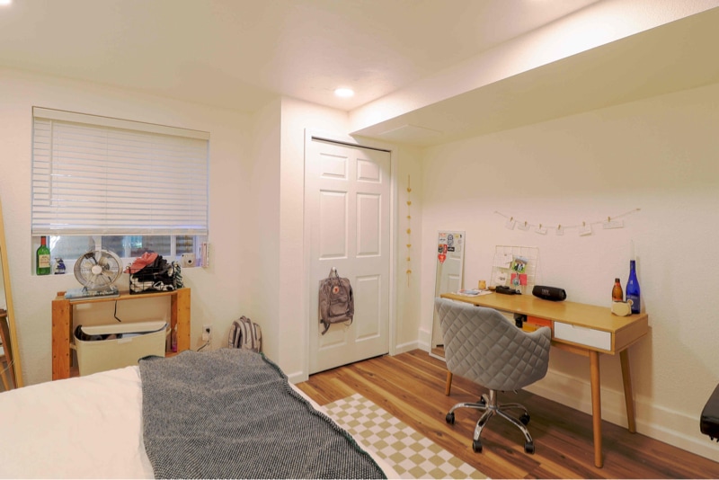 Building Photo - 2080 Oakcrest Cir