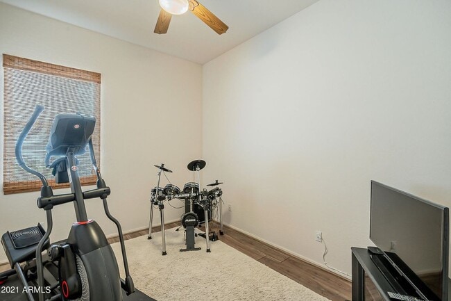Building Photo - Charming single level 4 Bed home in Peoria !!
