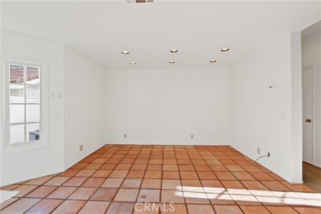 Building Photo - 53 Goldenrod