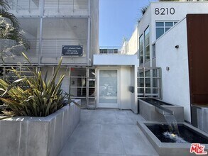 Building Photo - 8210 Fountain Ave